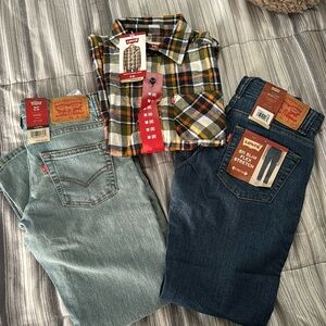 Nice Levi’s jeans and long sleeve shirt